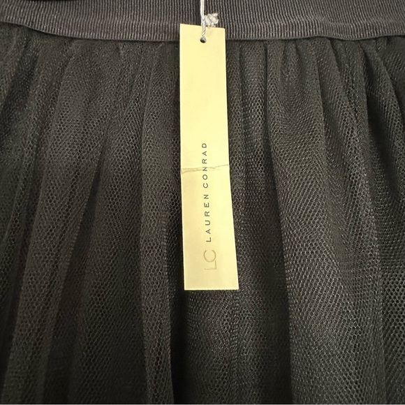 Lauren Conrad short black Tulle mini skirt - Picture 5 of 10